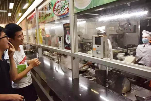 廣州高校的飯?zhí)茫切﹤髡f(shuō)中的黑科技！