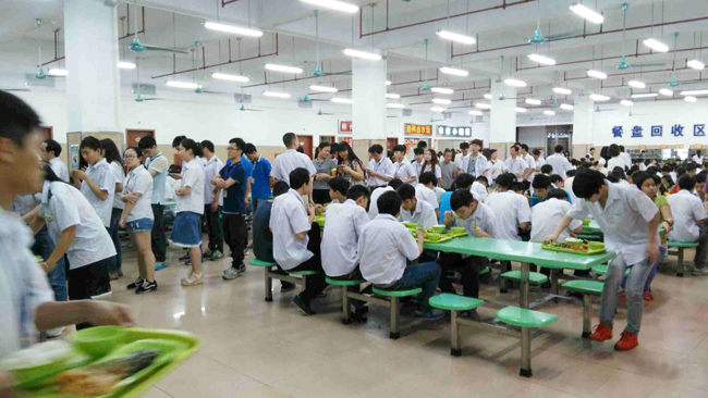 食堂承包公司餐飲行業走出新的發展模式！