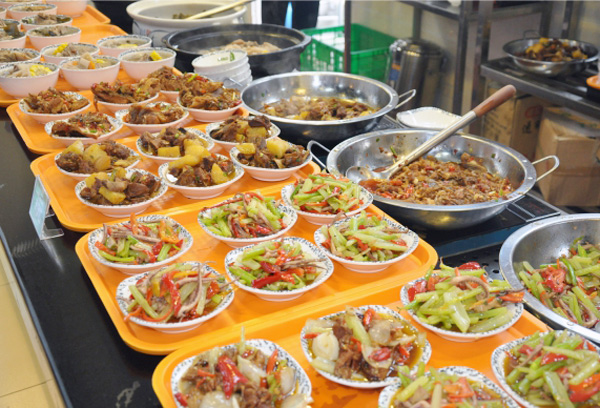 選對食堂承包企業(yè)，標準化公司員工餐飲管理